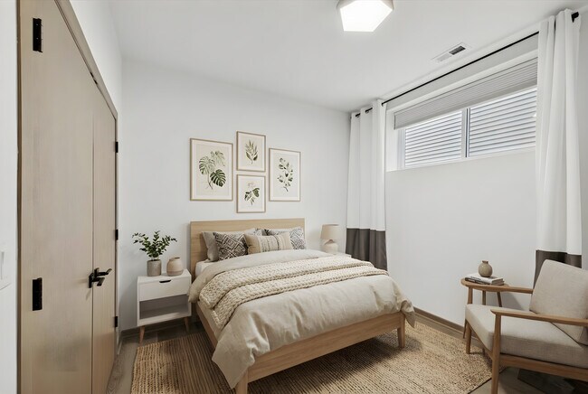 Building Photo - 4321 N Cicero Ave