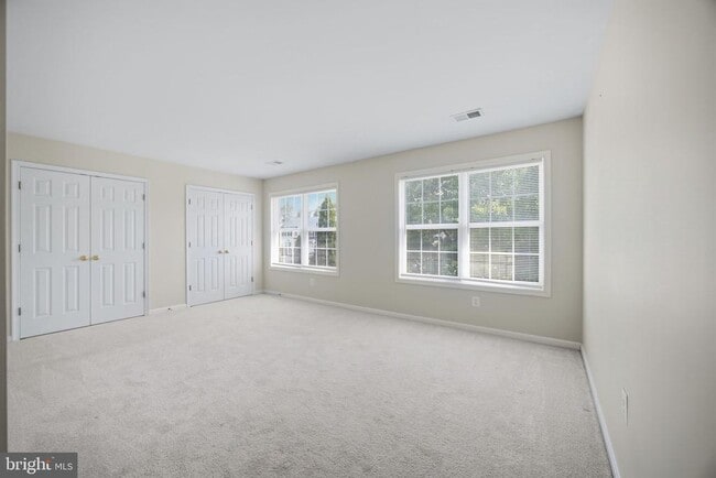 Building Photo - 20 Pinehurst Ln