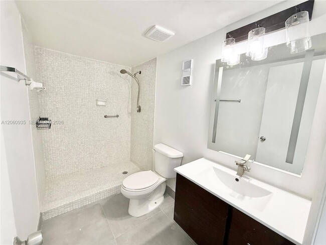 Building Photo - 9273 Collins Ave