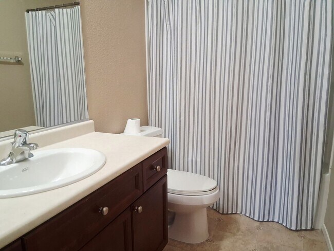 Building Photo - For Rent. 3 Bedroom, 2.5 Bath
