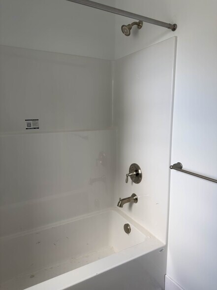 Building Photo - 108 Meadows Bnd