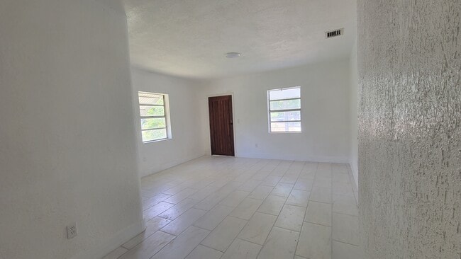 Building Photo - 1342 NW 43rd St