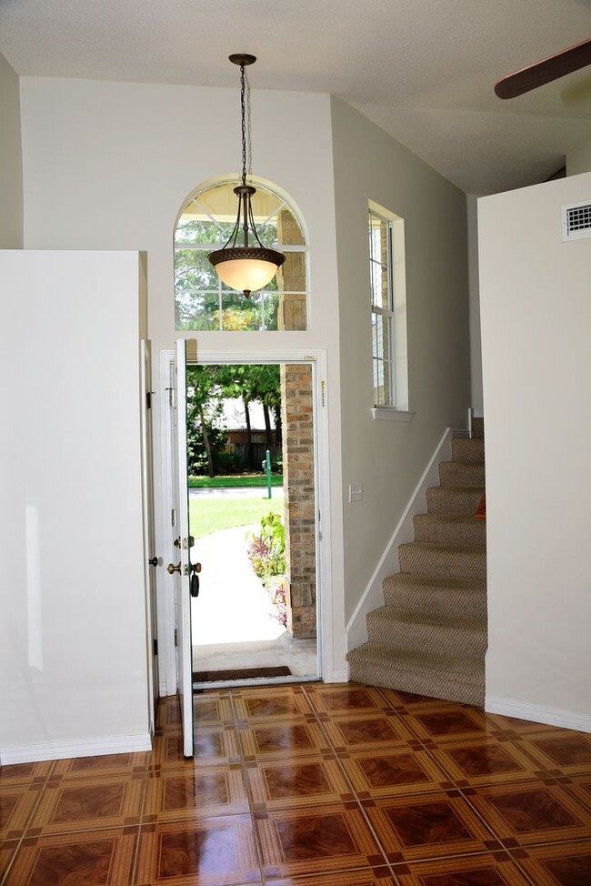 Building Photo - 3 Bedroom in Bluewater Bay!
