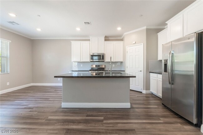 Building Photo - 161 Lomita Heights Dr