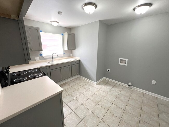 Building Photo - Baker Trails Apartments