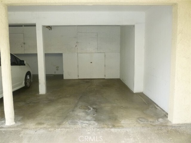 Building Photo - 15910 Harvard Blvd