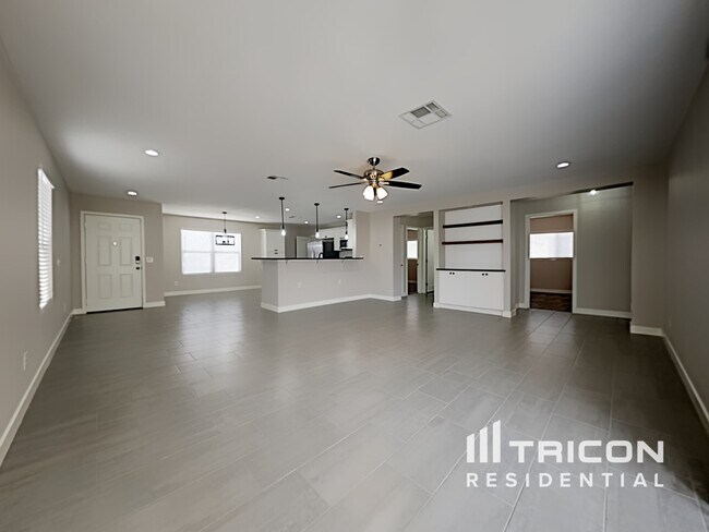 Building Photo - 11514 W Larkspur Rd