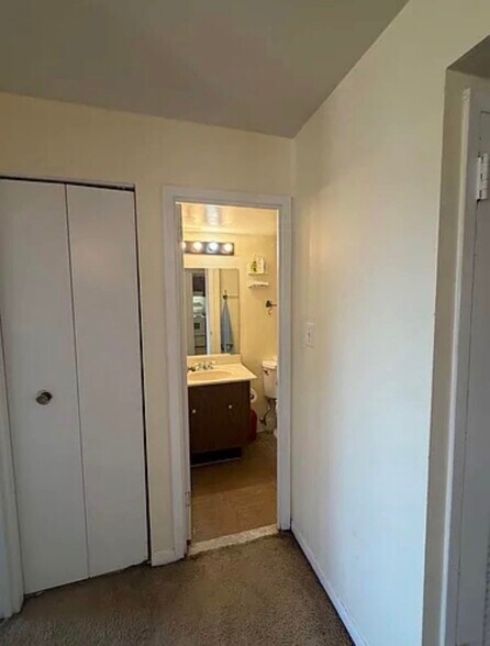 Building Photo - 3101 S Manchester St