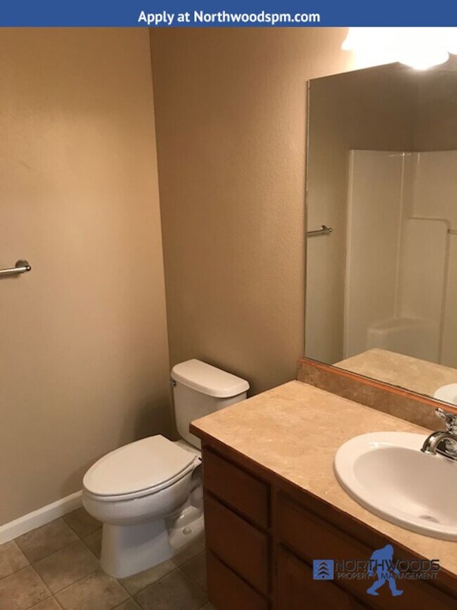 Building Photo - 55+ Community  2 Bedrooms, 2 Bath Beautifu...