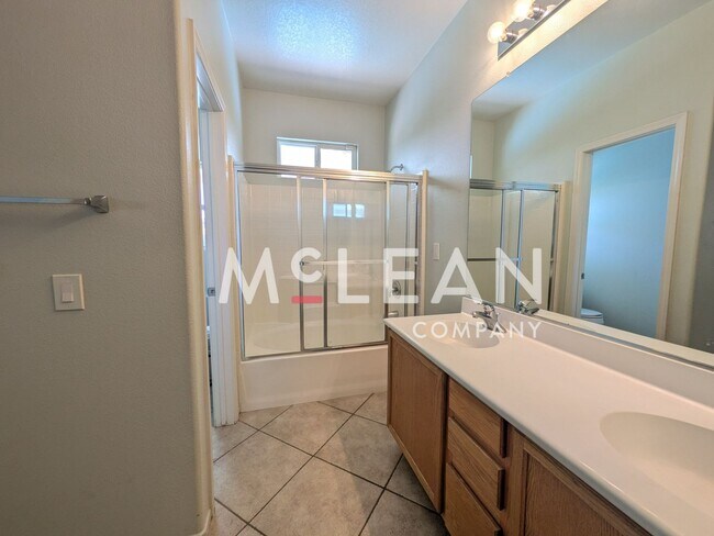 Building Photo - Stunning 3 Bedroom Home with Private Pool & Spa in Palm Springs!