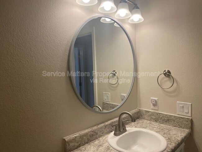 Building Photo - 5728 Dove Dr