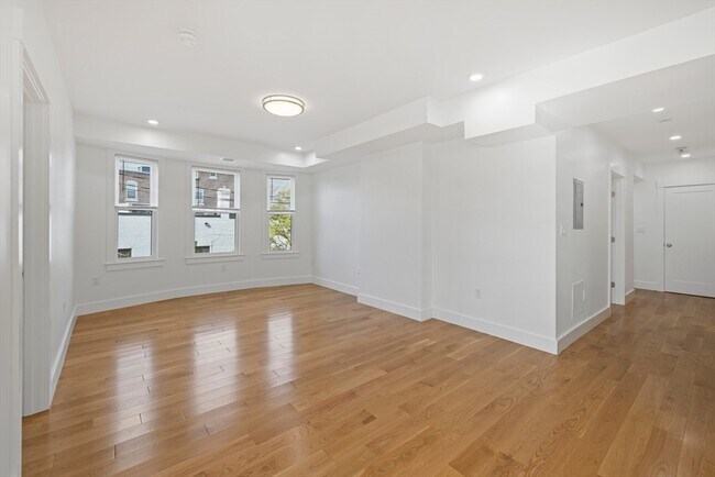 Building Photo - 406 Columbia St