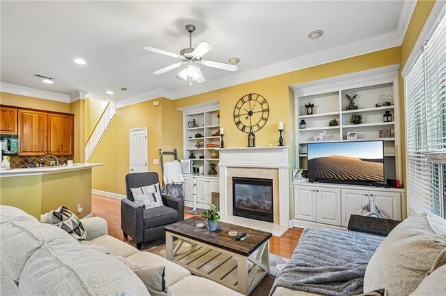 Building Photo - 3517 Henderson Reserve