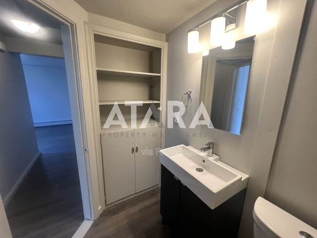 Building Photo - 177 W 300 N