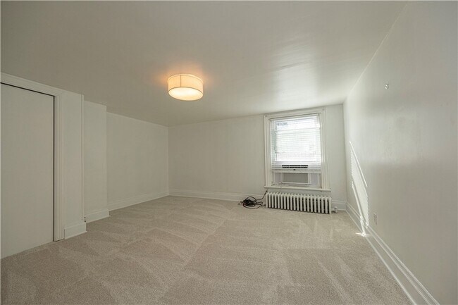 Building Photo - 274 38th St