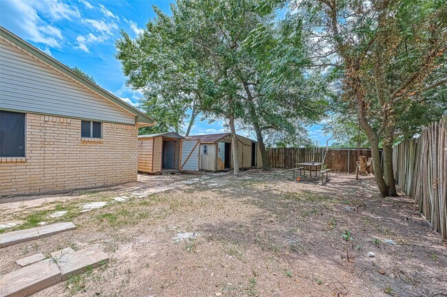 Building Photo - 3527 Acorn Springs Ln