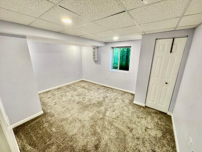 Building Photo - 384 Horizon Ln