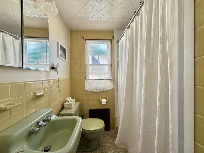 Building Photo - 32 Quincy St