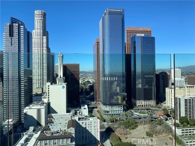 Primary Photo - 400 S Broadway