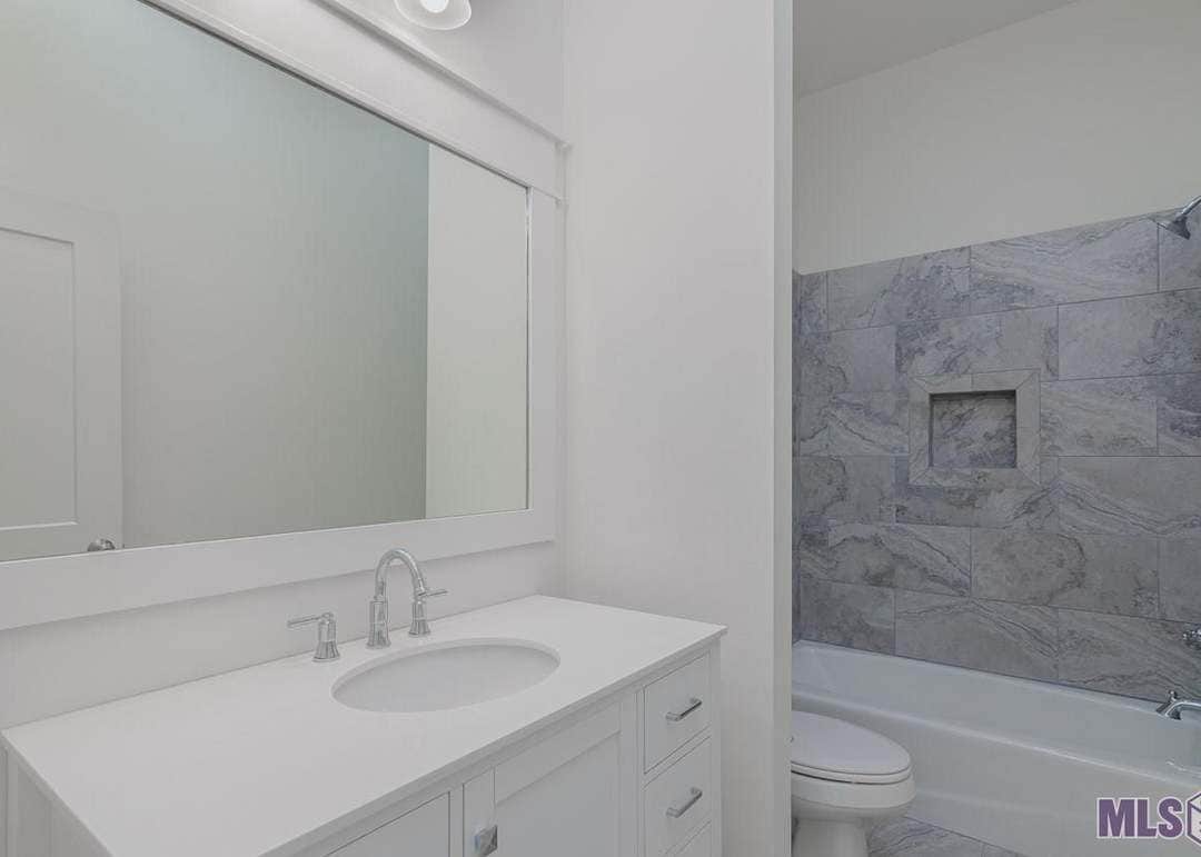 Building Photo - 634 W Grant St