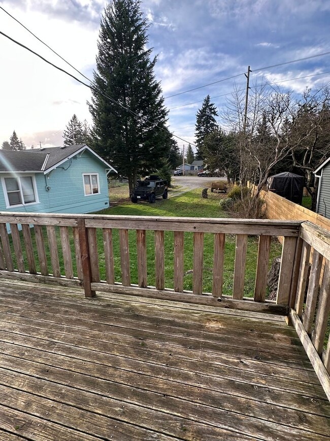 Building Photo - Cozy 2 bedroom 1 bathroom home in Everett!