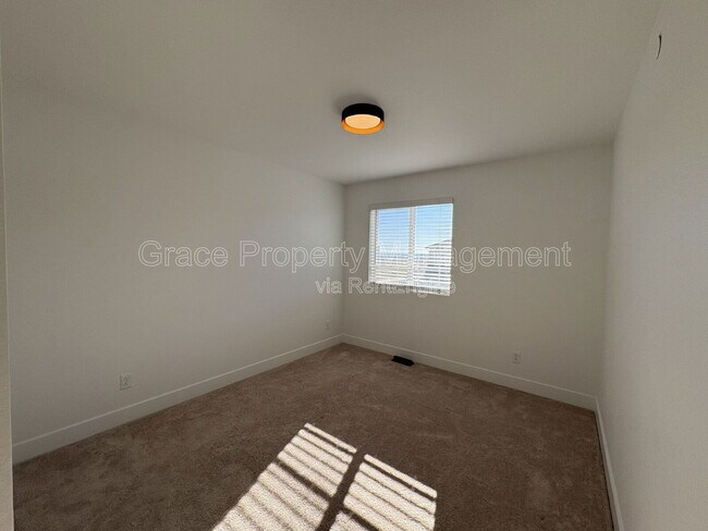 Building Photo - 2657 W 68th Pl