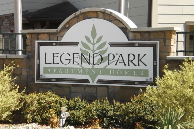 Building Photo - Legend Park Apartments