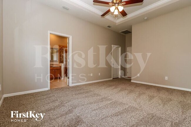 Building Photo - 7727 Stoney Hill Dr