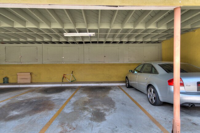 Building Photo - 2325 Kansas Ave