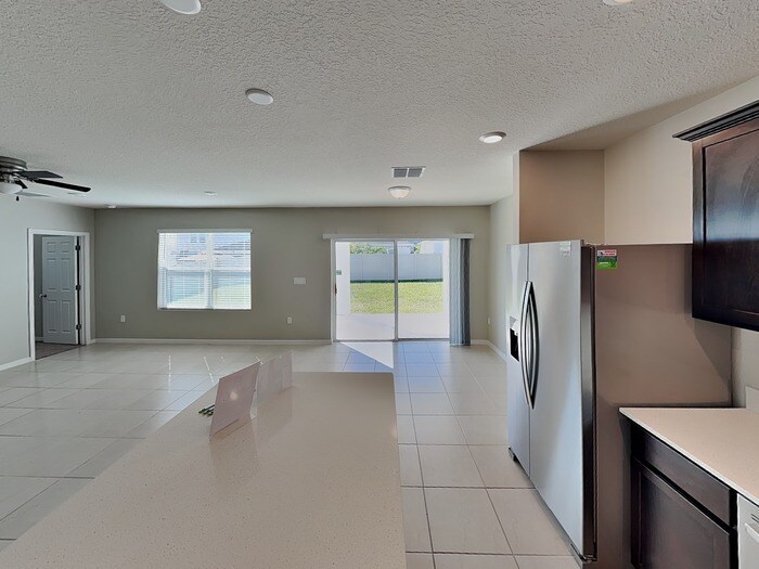 Building Photo - 1660 Aspen Ave