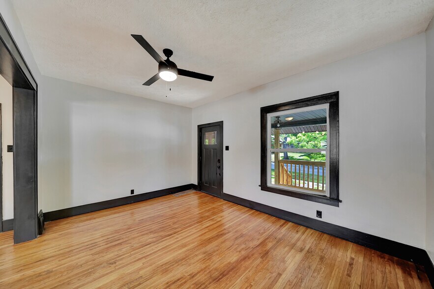 Building Photo - 2429 S 13th St