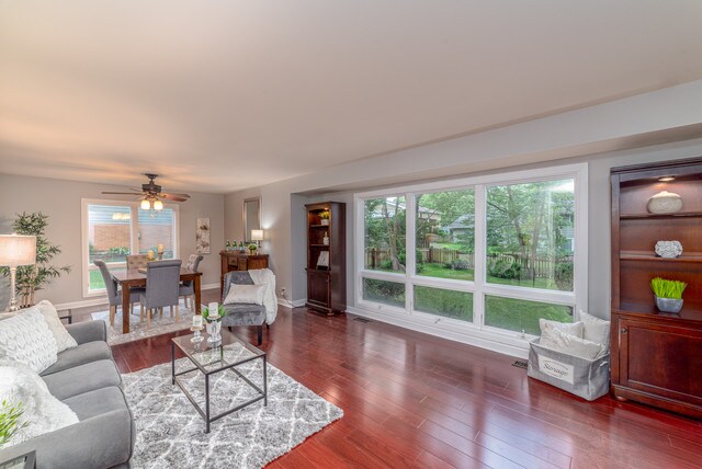 Building Photo - 21W021 Marlborough Ln