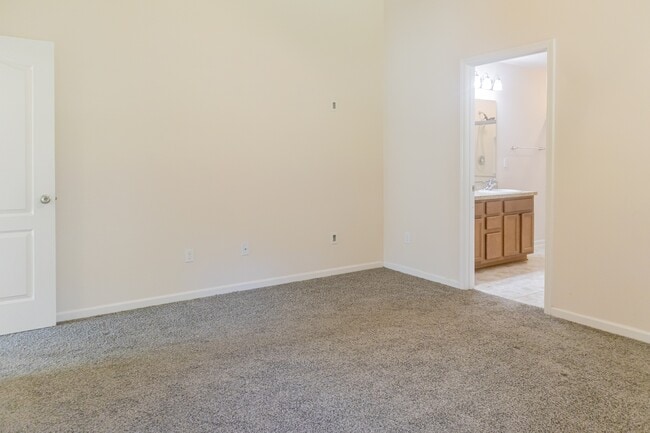 Building Photo - 112 Celtic Wedding Dr