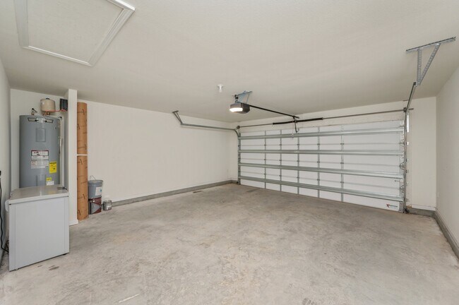 Building Photo - 4378 Jitterbug St