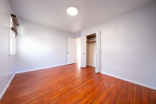 Building Photo - 445 Walnut Ln