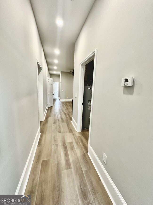 Building Photo - 14 W Alabama St