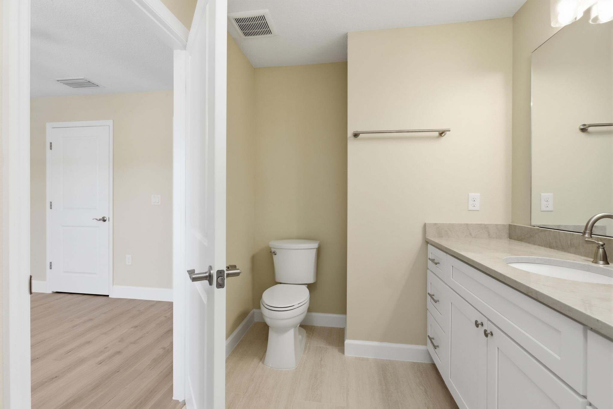 Building Photo - 216 S Florida Ave