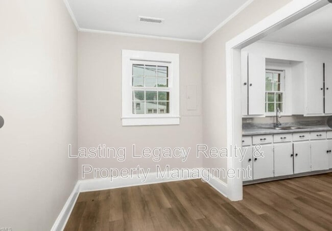 Building Photo - 26 Harrington Ave