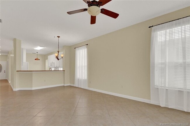 Building Photo - 3701 NW Willow Creek Dr