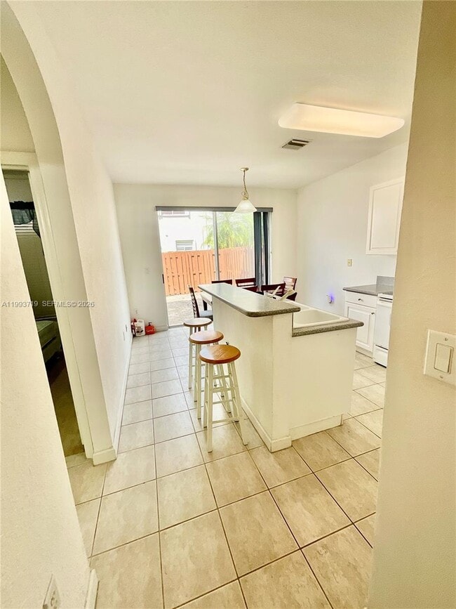 Building Photo - 5628 NW 113th Ave