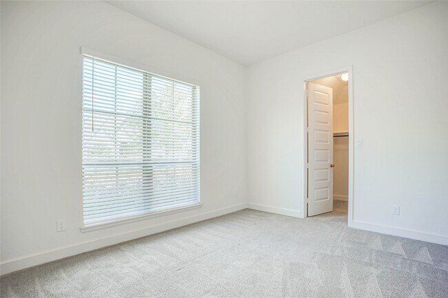 Building Photo - 9814 Chapman Trl