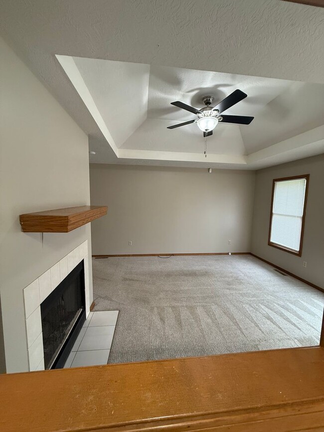 Building Photo - 2 bed 2 bath duplex