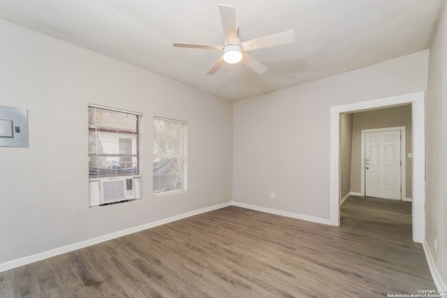 Building Photo - 614 Delgado St