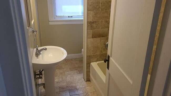 Building Photo - 3945-3947 Utah St