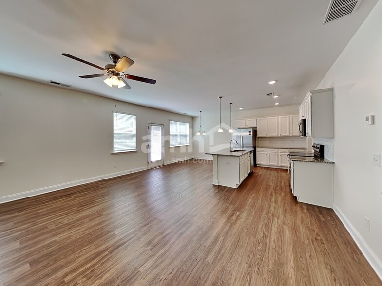 Building Photo - 124 Cobblestone Dr