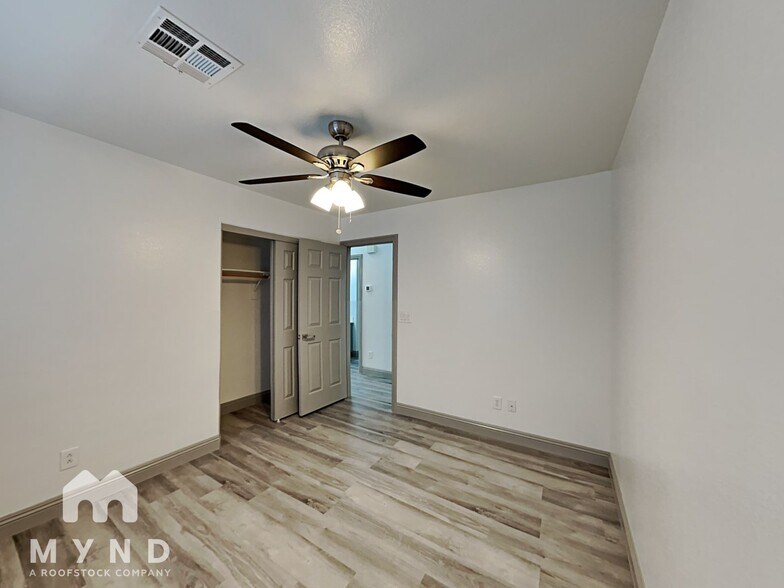 Building Photo - 8675 Traveling Breeze Ave