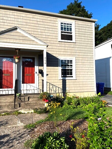 Building Photo - 258 Lowden St