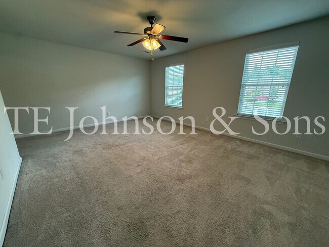 Building Photo - 2925 Grassy Knoll Cir