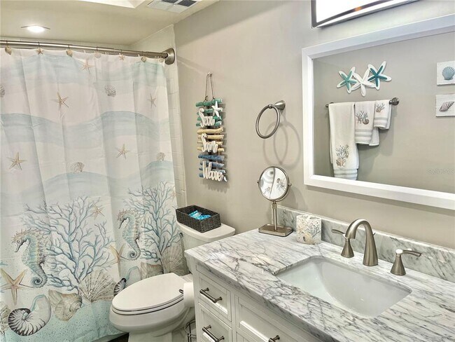 Building Photo - 4550 Cove Cir