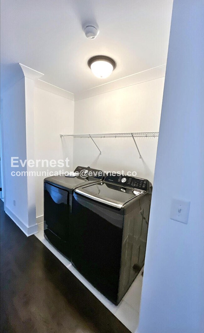 Building Photo - 174 Lynda Cir